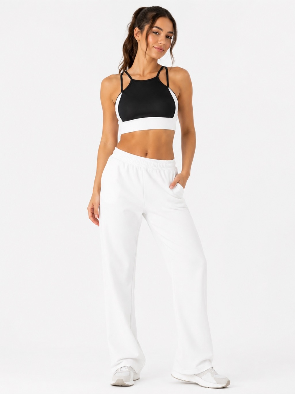 5/$25 🎉 Black and White Strappy Sports Bra